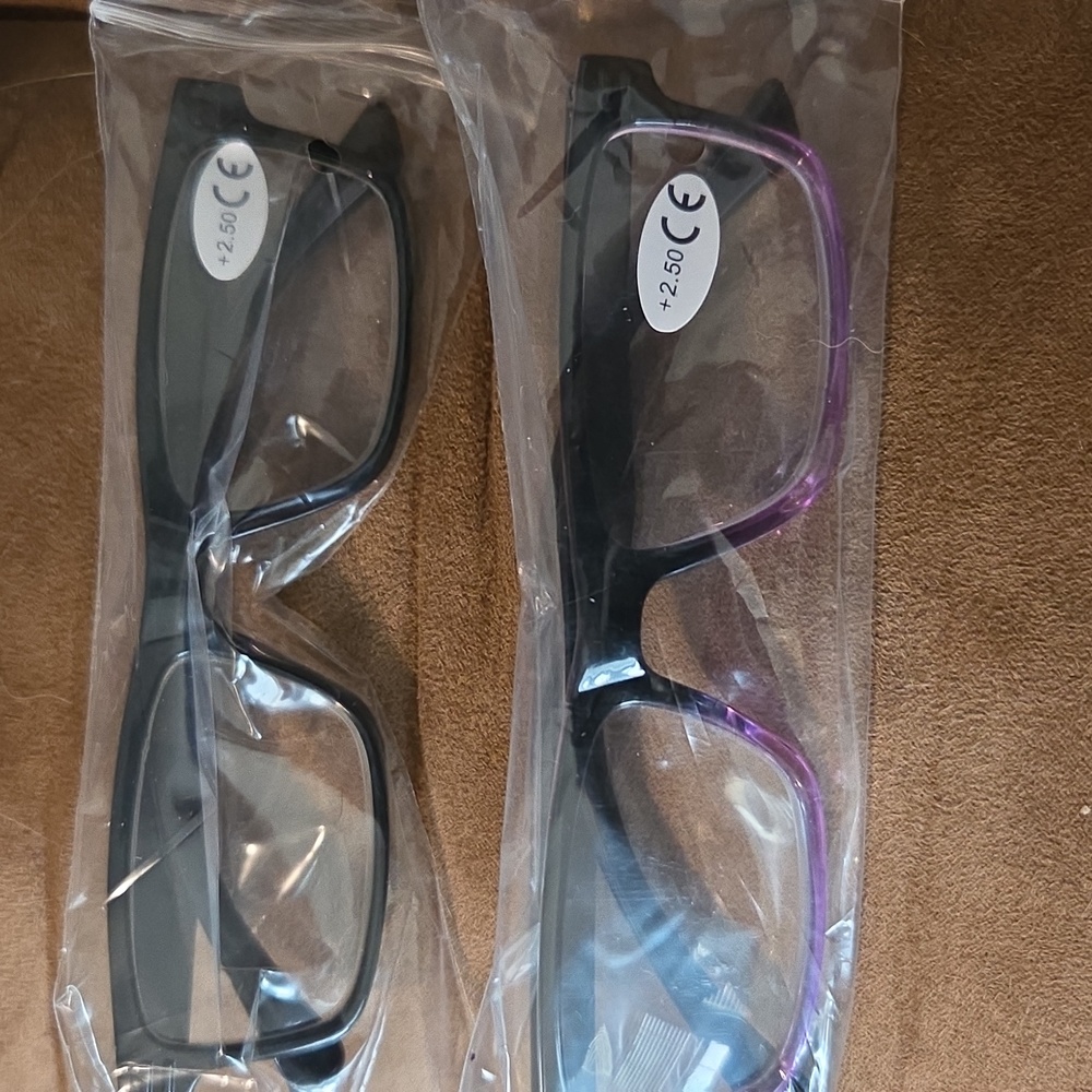 Set Of 2 Square Frame Gradient Colored Readers Strength 2.5 - Picture 3 of 3